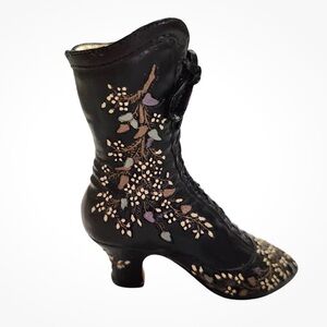 Vintage 1999 Nostalgia
Popular Imports Antique Style Womens Boot Shoe